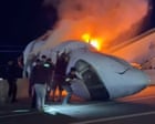 Accidente de avión de NetJets en carretera de Texas, dejando un muerto y cinco heridos