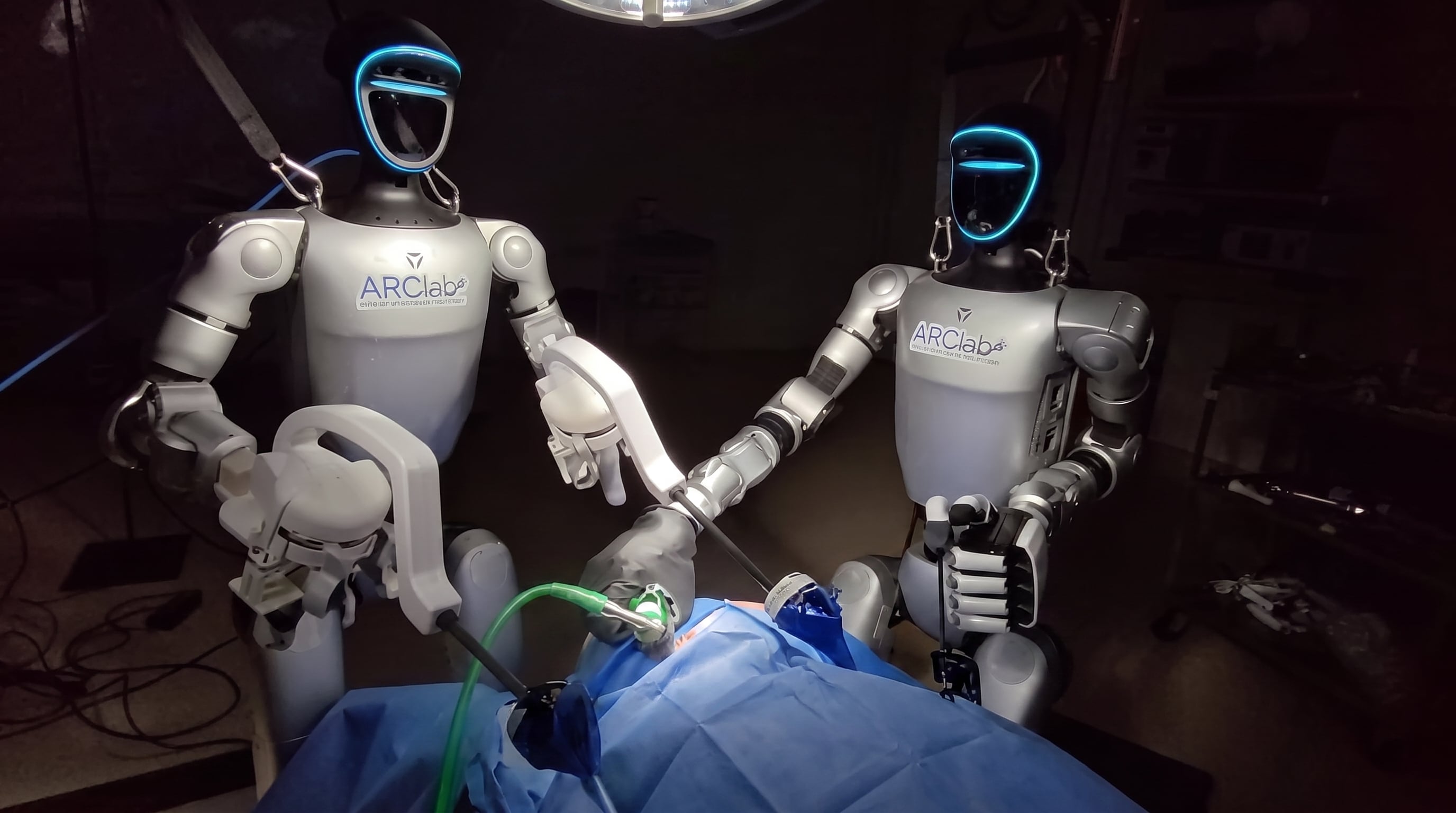 Robots humanoides teleoperados realizan cirugías laparoscópicas en animales vivos