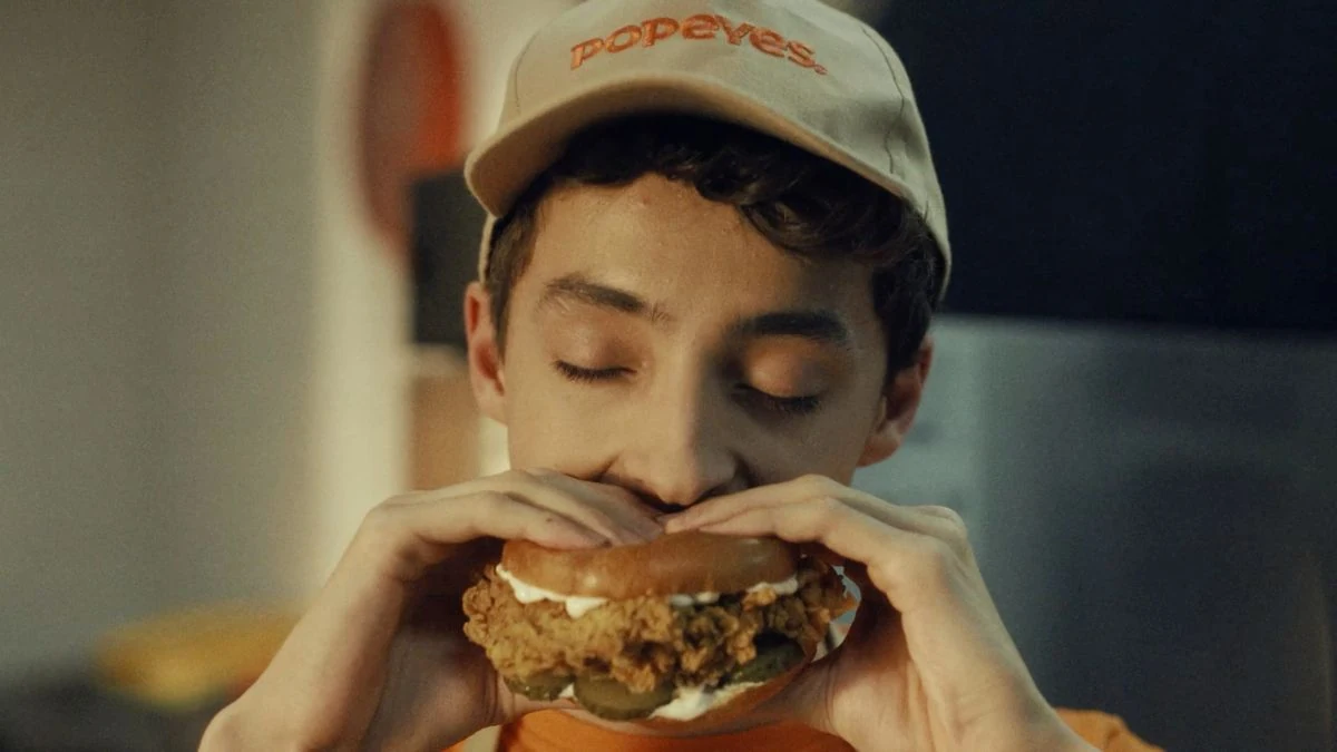 Popeyes reivindica la sencillez con su hamburguesa «The chicken sandwich»