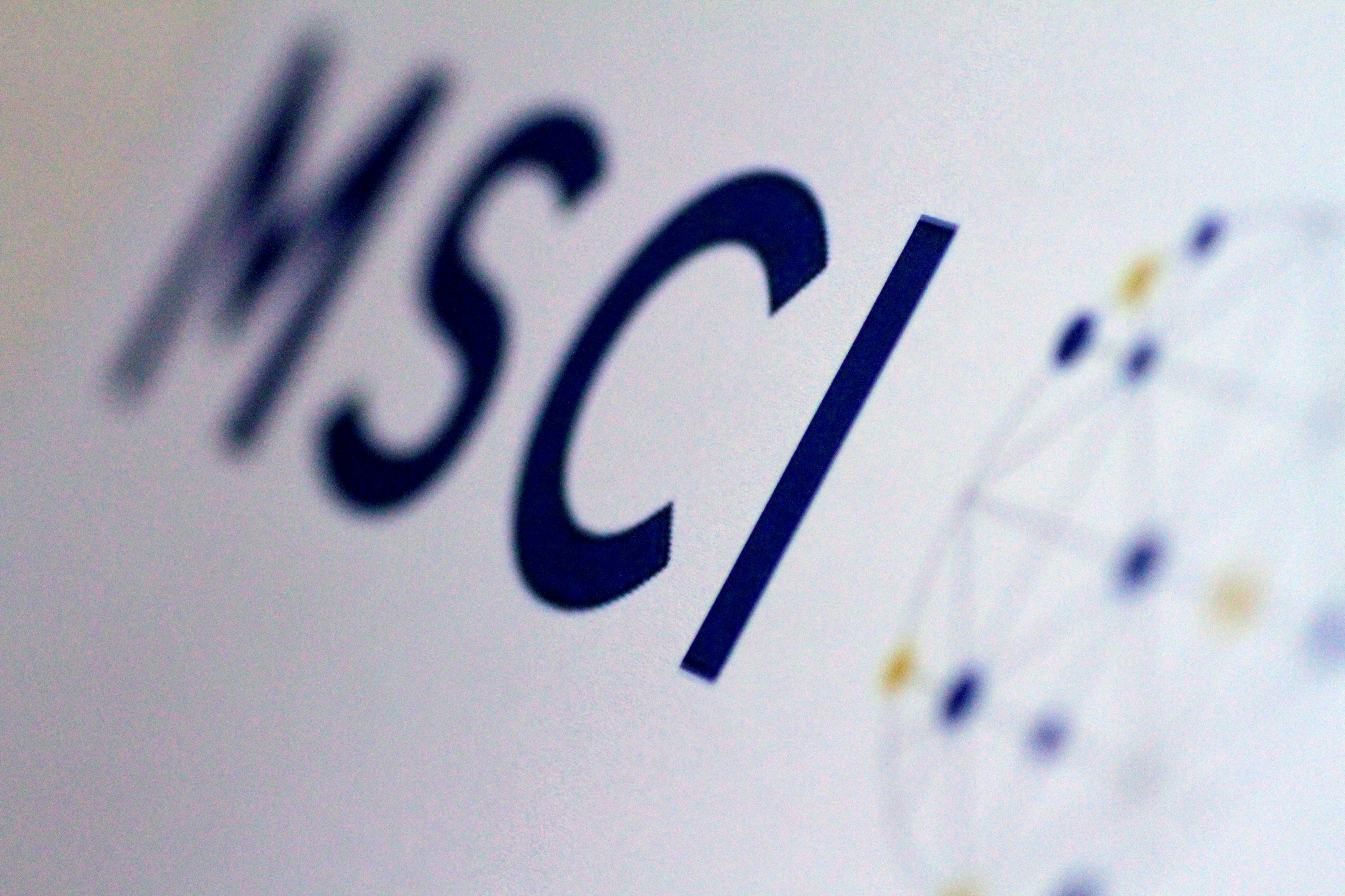Mercados financieros aislados: por qué la clasificación MSCI define el acceso al capital global