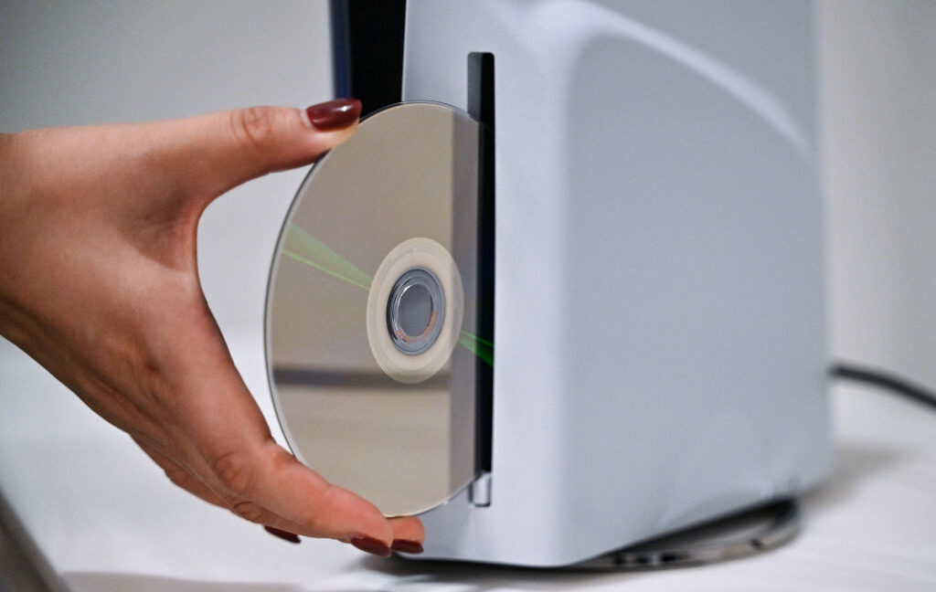 Fin de los discos físicos en videojuegos: implicaciones del modelo de licencias digitales