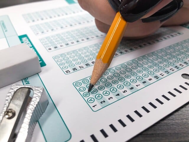 Evaluación educativa en Colombia: nuevo modelo tarifario busca equidad sin comprometer sostenibilidad