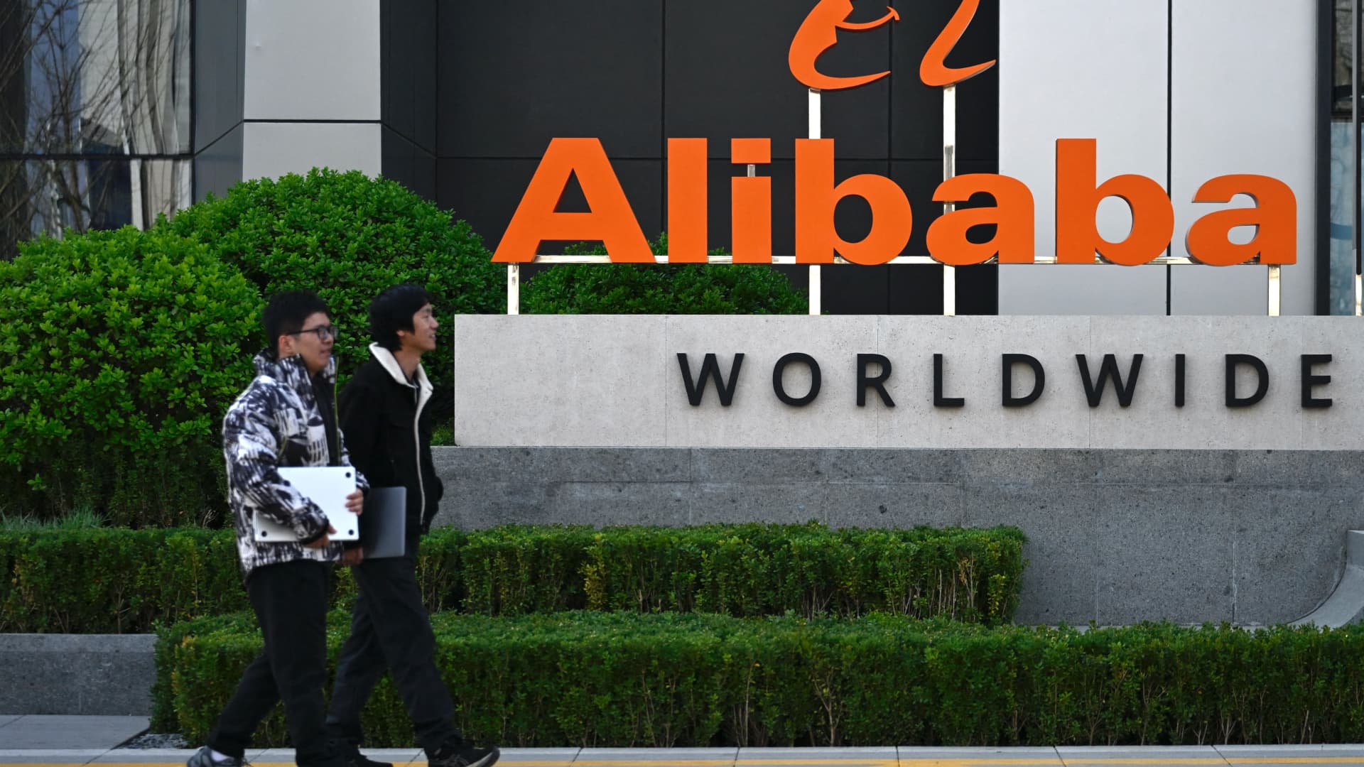Restricciones de IA entre China y EE.UU. escalan: empresas tecnológicas blindan sus modelos ante extracción ilícita