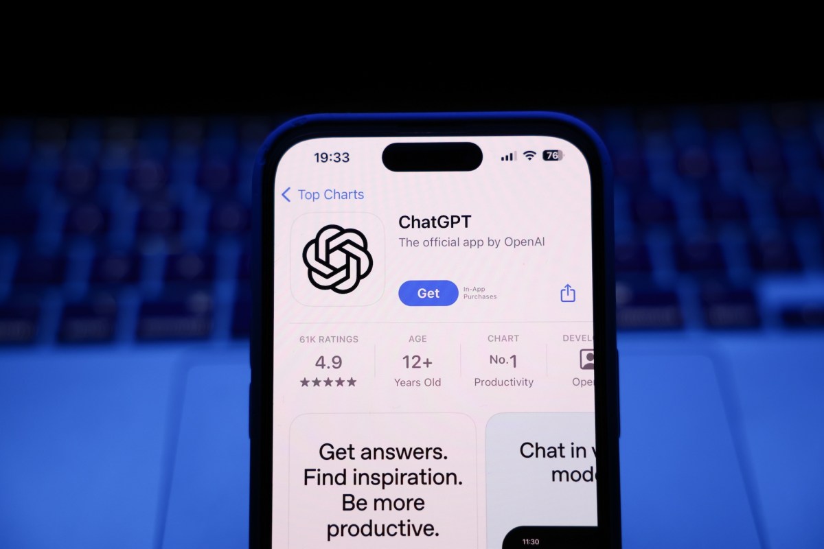 La participación de mercado de ChatGPT cae por debajo del 50% por primera vez