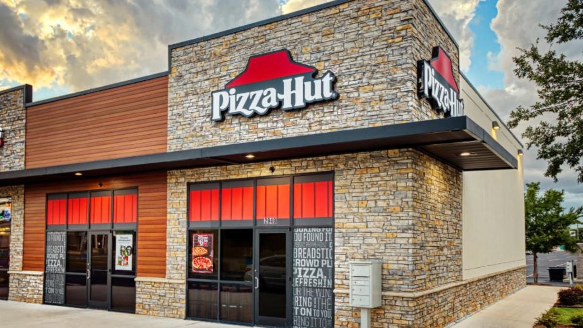 Venta global de cadena de pizza por 2,700 mdd: qué cambia para franquiciatarios y operadores