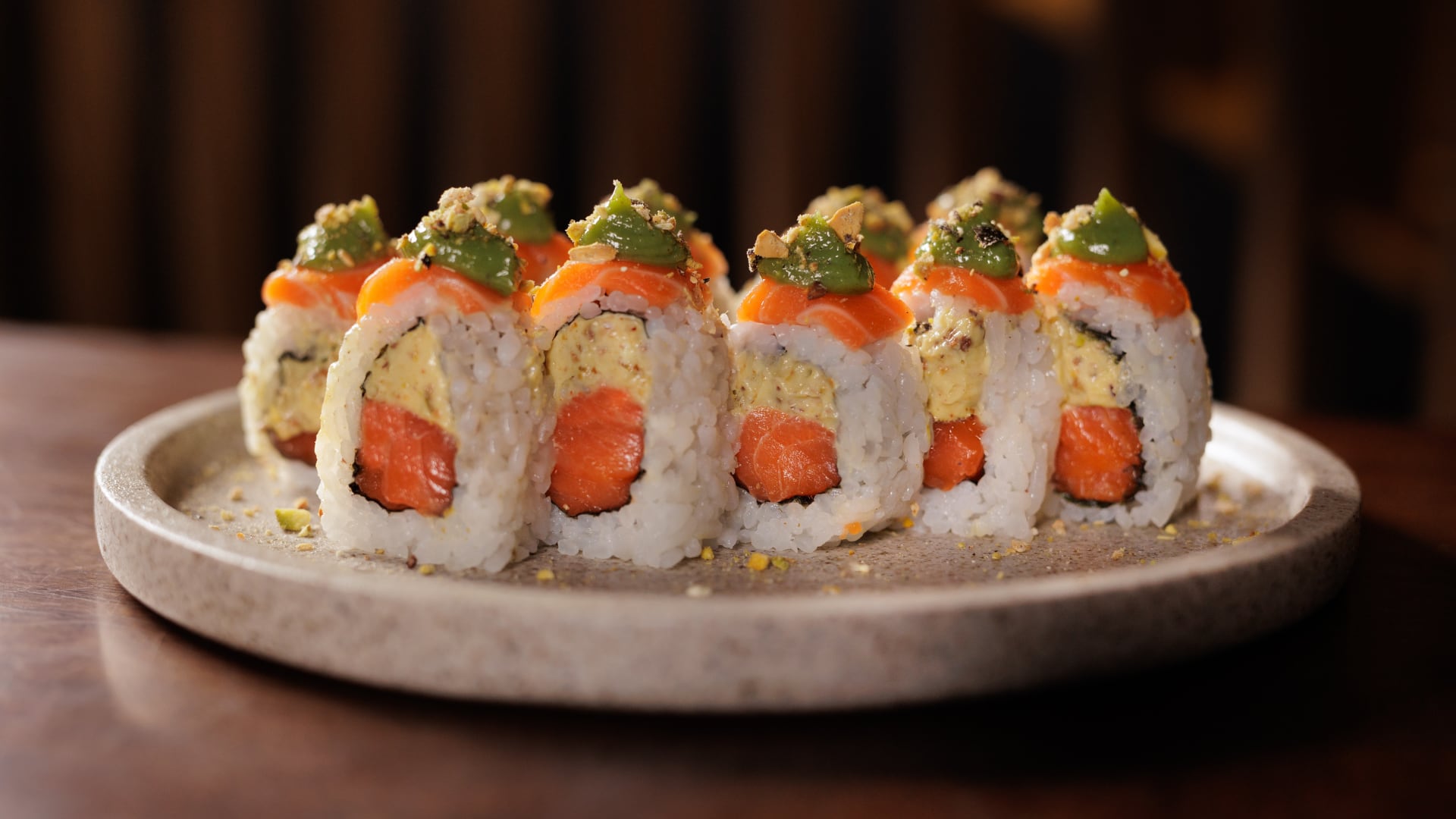 Cocina nikkei y entretenimiento: nuevas formas de celebrar la amistad en la mesa