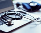 El aumento en la utilización de asistentes virtuales por parte de los médicos genera una advertencia del gobierno australiano sobre la privacidad.