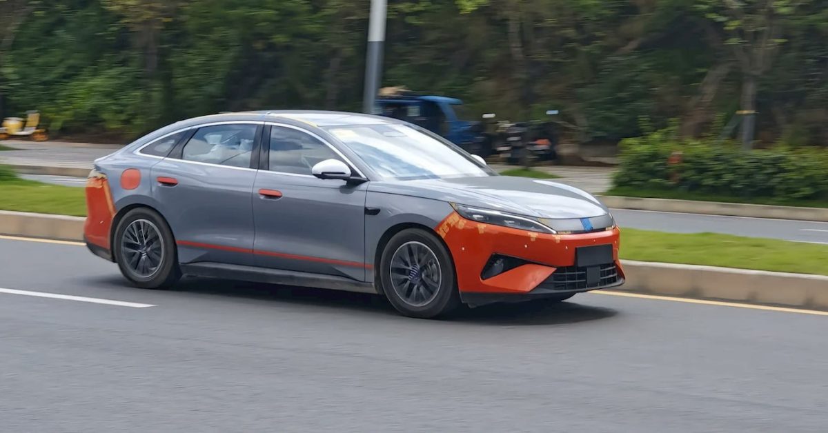 Sedanes eléctricos con carga ultrarrápida redefinen el segmento B en mercados emergentes