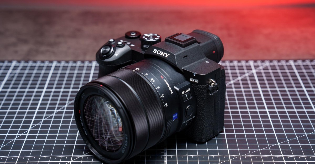 Cámaras superzoom con sensor apilado ganan capacidad de ráfaga y video 4K a 60p