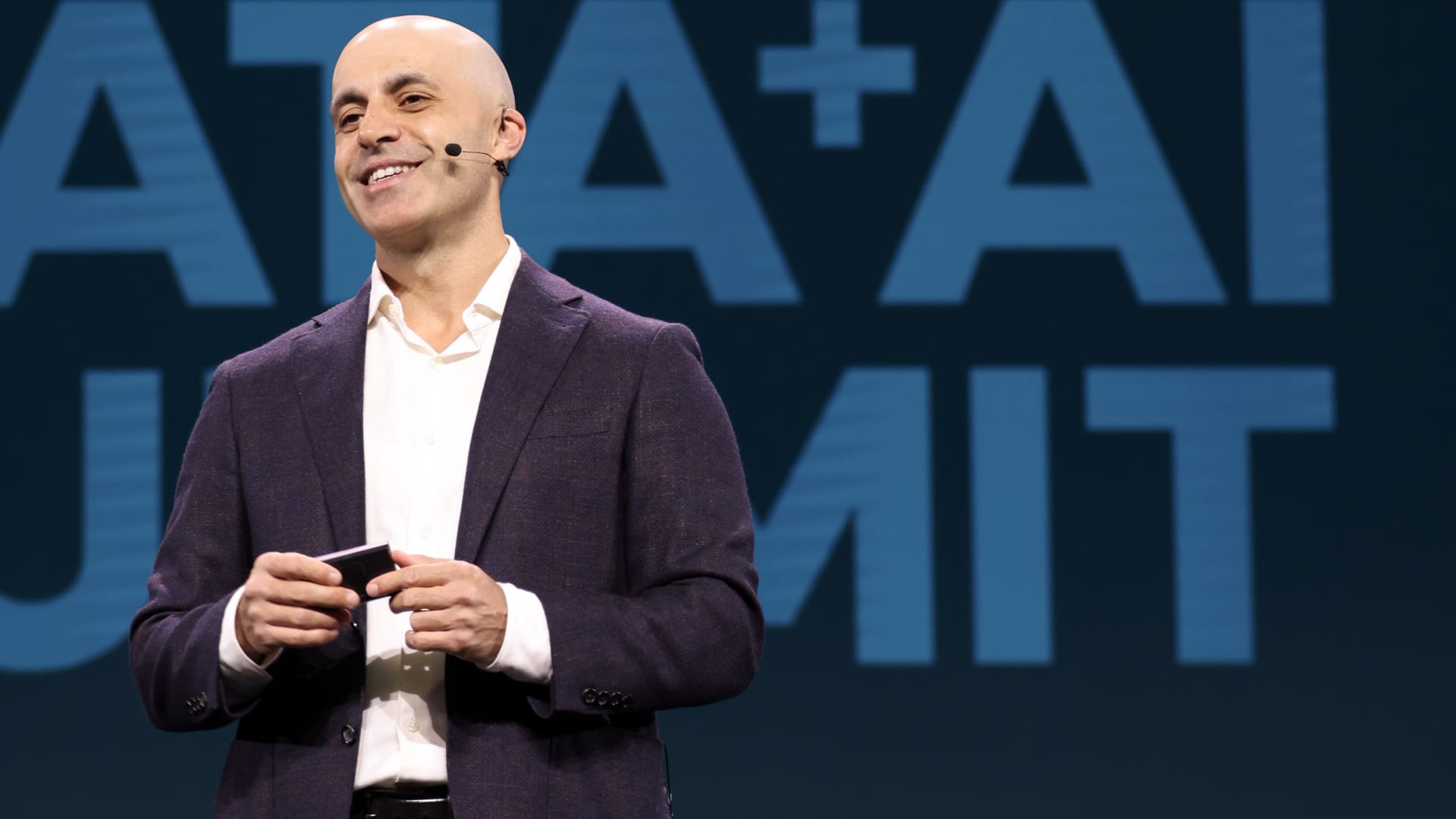 El crecimiento de ventas de Databricks supera el 80%, pero los márgenes se están reduciendo por el aumento de agentes de IA