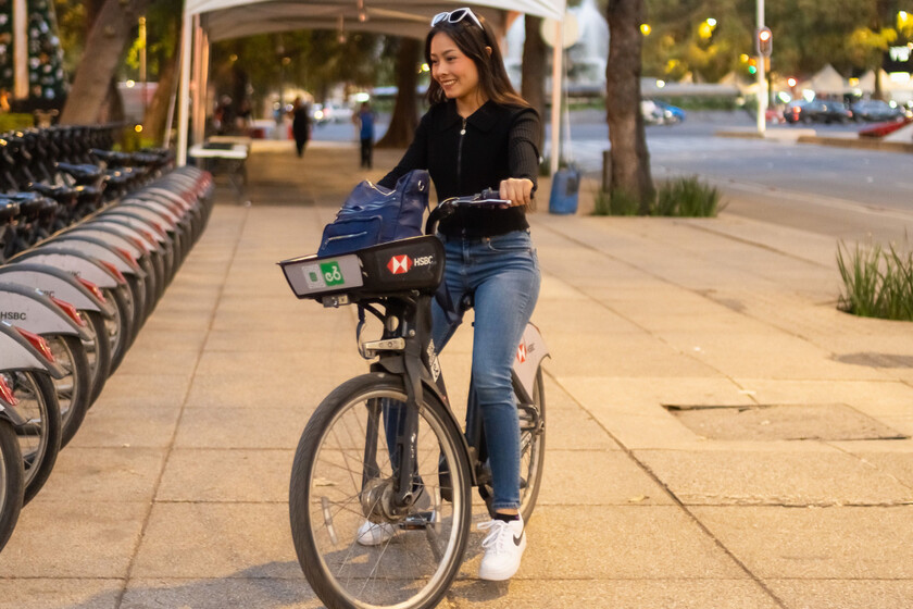 Estudiantes mexicanos patentan bicicleta que se transforma en carrito de carga