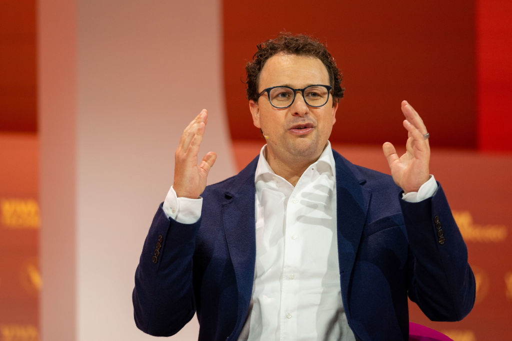 Claude de Anthropic está ganando seguidores entre los consumidores pagados, un mercado dominado por ChatGPT.