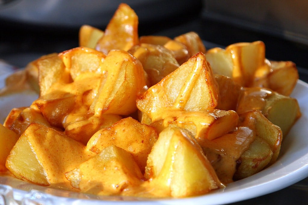 Patatas mozárabes: el aperitivo andaluz que redefine la cocina de tapas casera