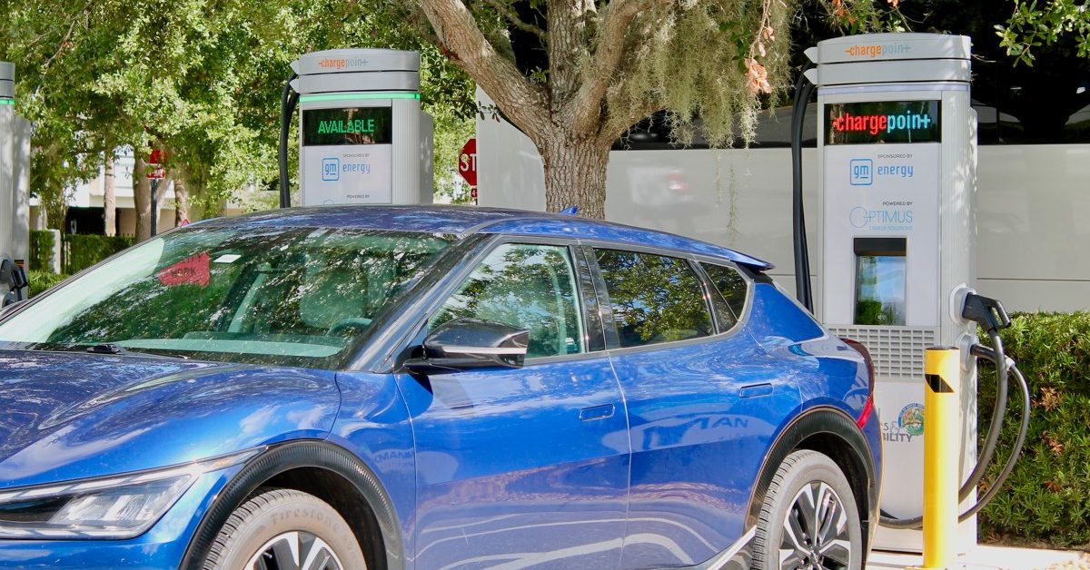 Infraestructura de carga para vehículos eléctricos: cómo cerrar la brecha en mercados emergentes