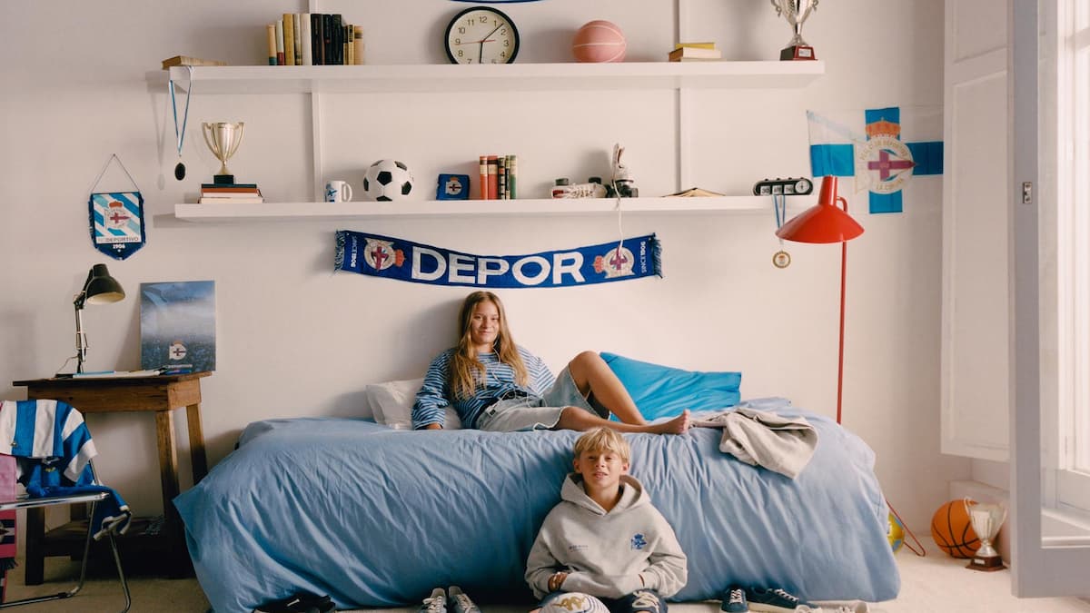 El RC Deportivo lanza una colección infantil con Zara y renueva su identidad visual