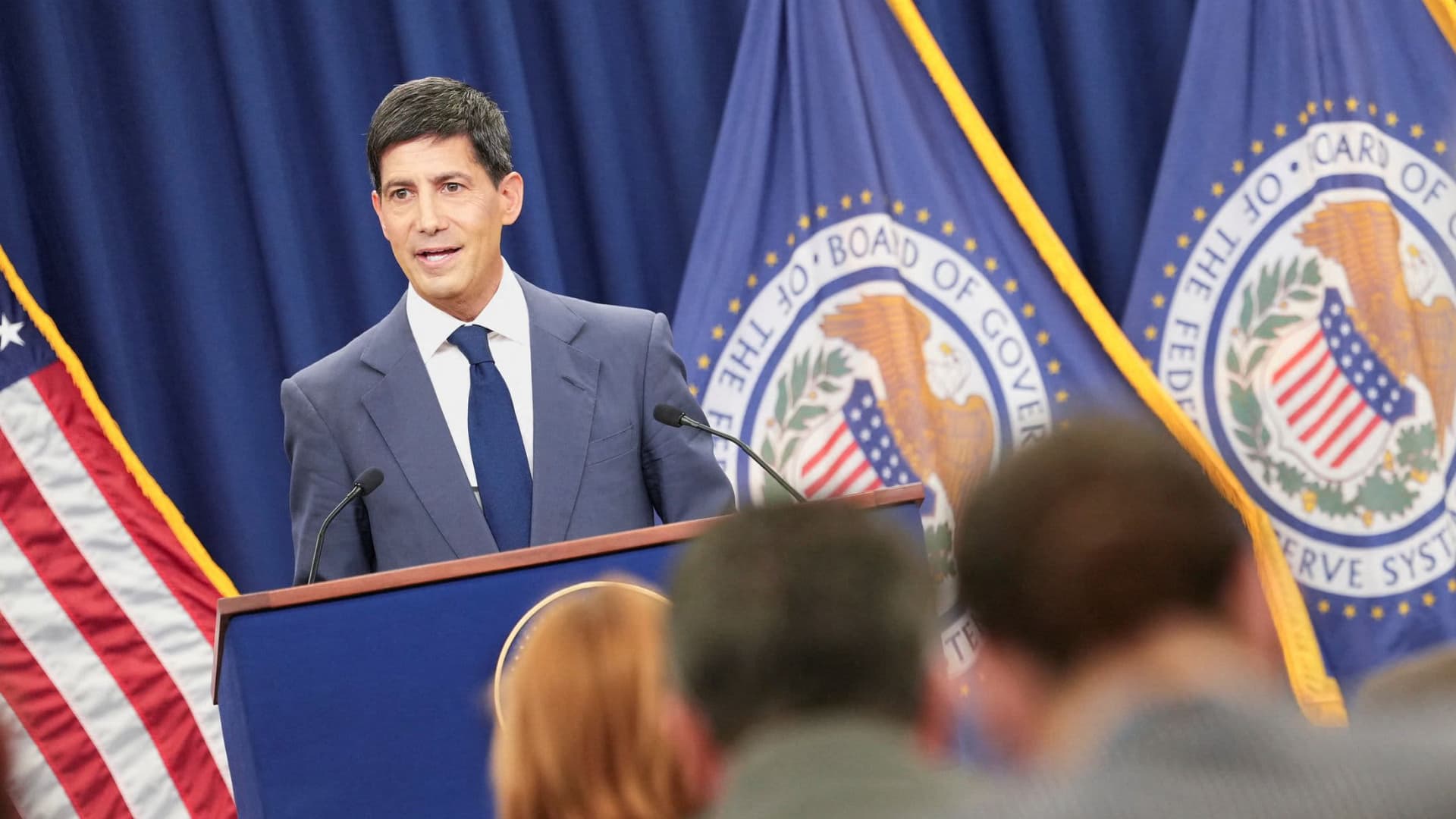 Cambio de era en la Fed: menos palabras, más incertidumbre para los mercados globales