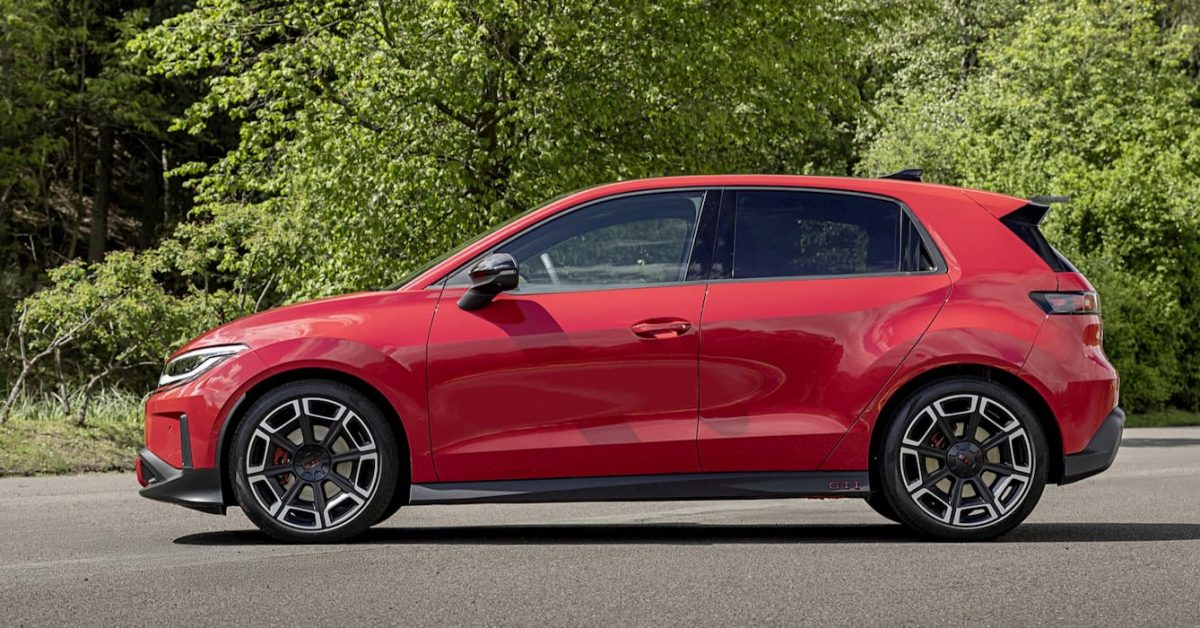 Hatchback eléctrico de alto rendimiento GTI llega con tracción trasera y 322 hp