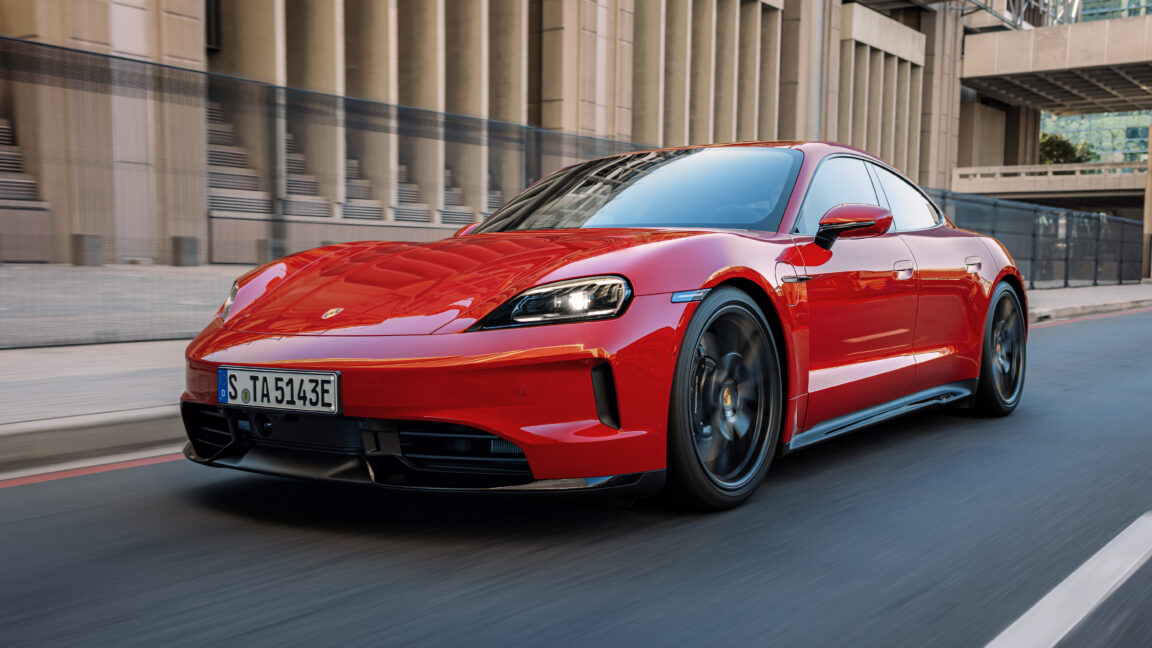 Puertos NACS nativos, mejora de infoentretenimiento para el Porsche Taycan MY27