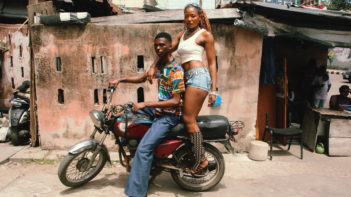 Estrategia de precios dual en moda africana: retos de logística y oportunidades globales