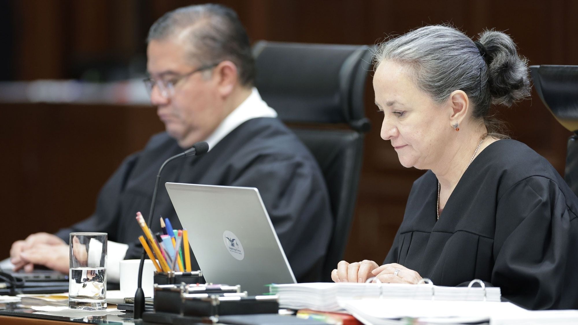 Suprema Corte falló a favor de una adolescente cuando sus padres intentaron vender la casa donde vivía: esto resolvieron los ministros