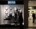 Las acciones de Hugo Boss suben mientras revisa la oferta de adquisición de Frasers