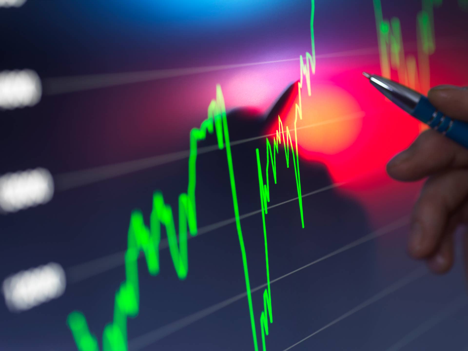 Volatilidad extrema en acciones de empresas con reservas de criptomonedas: qué explica los movimientos de dos dígitos